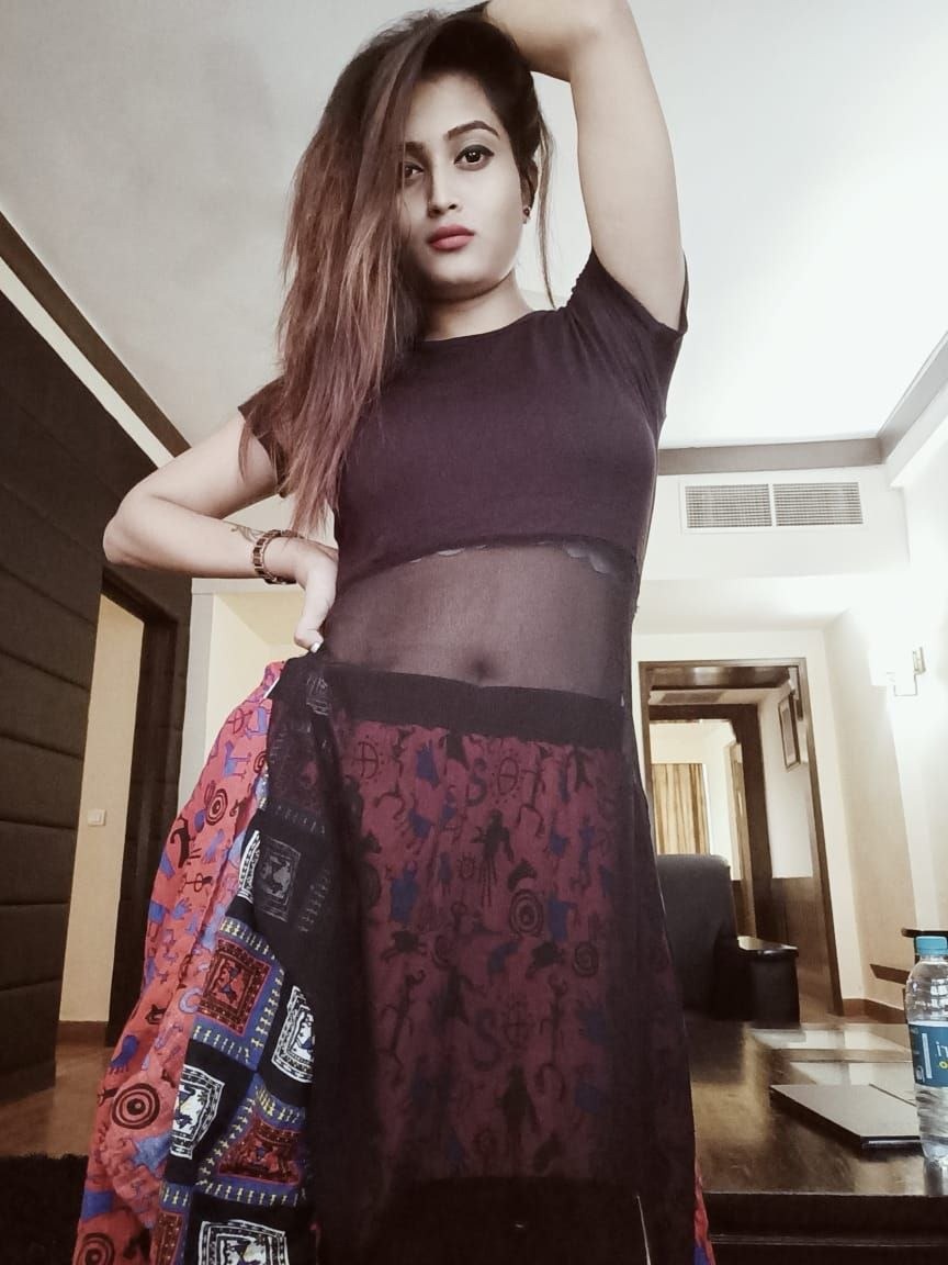 Kolkata Escorts near Golf Course